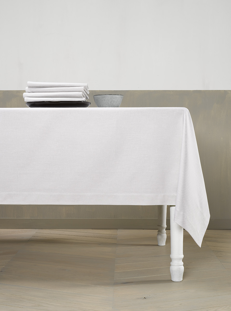 Textured jacquard table linen in cotton